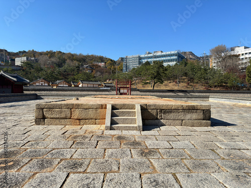 대한민국 전통 건축물로 땅과 곡식의 신에게 제사 지내는 사직단