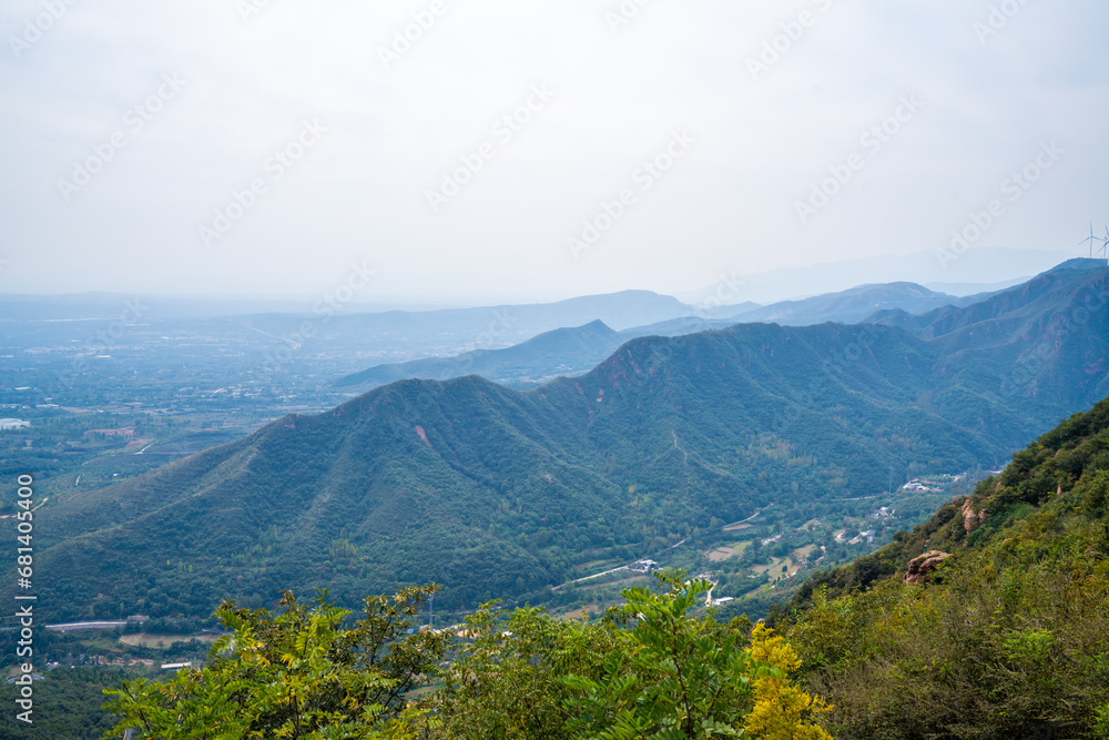 Naklejka premium Mountains under the blue sky