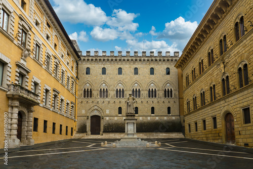 Siena, Italy, 12 november 2023 - Plaza Salimbeni in the old town of Siena, Italy