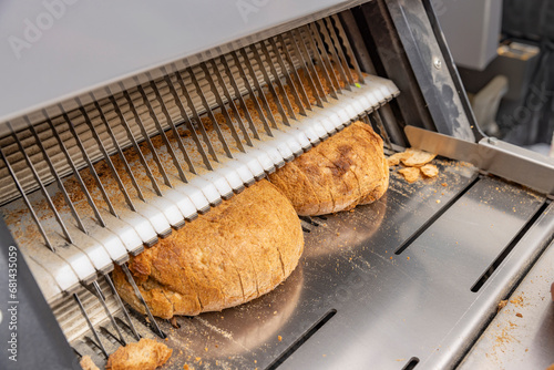 Εκτύπωση καμβά Bread slicing machine.
