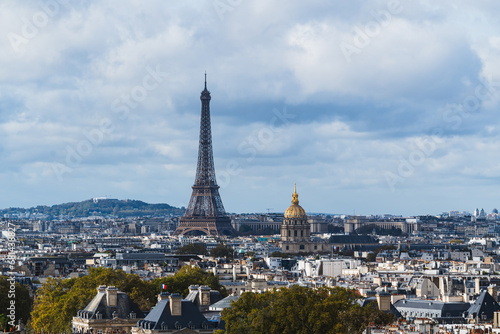 Paris skyline panorama with the Eiffel Tower © David