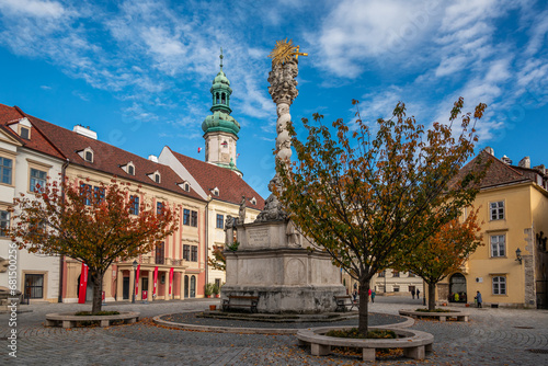 Fényképezés Trinity Statue on the Main Square of Sopron, Hungary during autumn