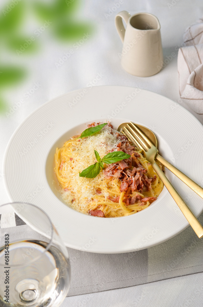 Pasta Carbonara, Spaghetti alla Carbonara, Traditional Italian Cuisine, Delicious Pasta on Bright Background Pasta Carbonara, Spaghetti alla Carbonara, Traditional Italian Cuisine, Delicious Pasta on Bright Background