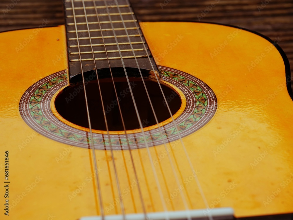Classical guitar strings and frets medium Classical guitar strings and frets medium