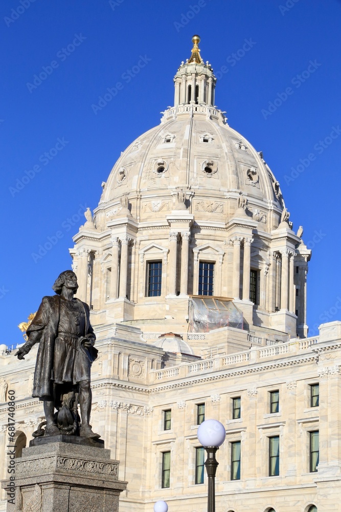 The Minnesota State capital was built in 1905, located in Saint Paul, is the house of government for the state of Minnesota. The Building was modeled after Saint Peters Basilica in Rome, Italy