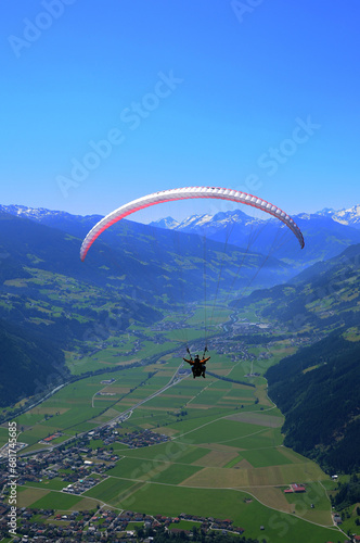 Austria: Paragliding im Zillertal