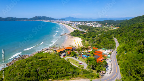 Cidade de Bombinhas, praia de Mariscal, Santa Catarina, Brasil photo