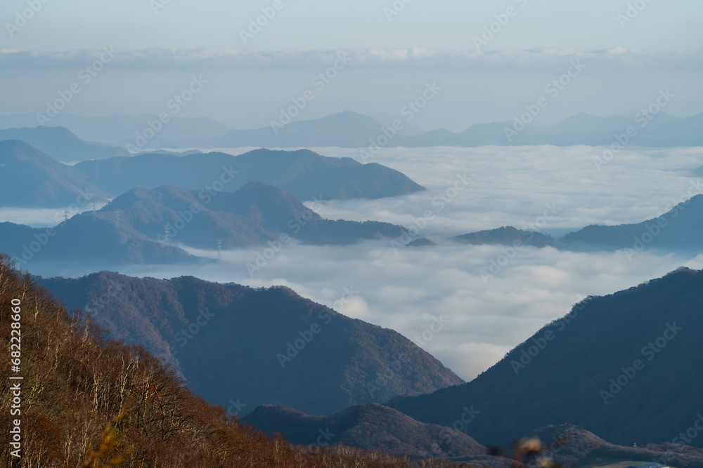 霧降高原から見る山々
