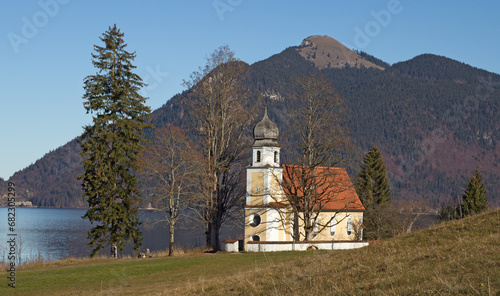 Kapelle am Walchensee auf der Halbinsel Zwergern, Bayern photo