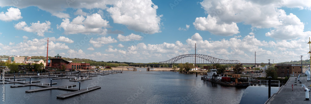 Obraz premium Panorama picture in Dubuque Pier in Dubuque Iowa