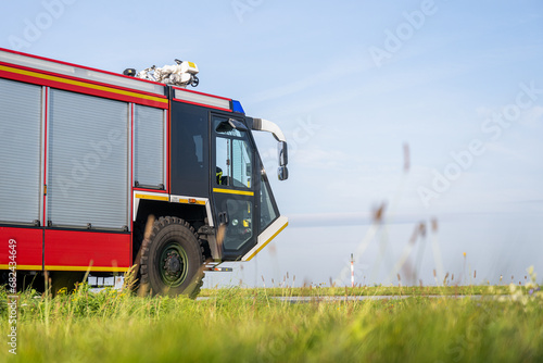 Flugfeldlöschfahrzeug der Feuerwehr photo