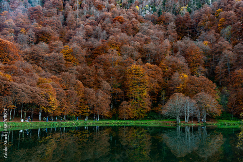 Fototapeta Naklejka Na Ścianę i Meble -  Fall Colors, Lac de Bethmale, Ariège