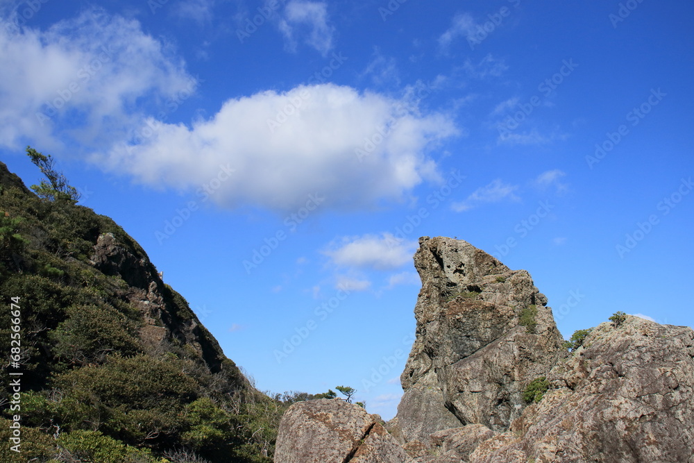 室戸岬　エボシ岩と秋の雲　（高知県）