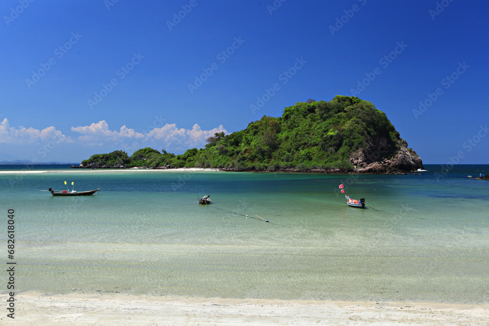 Obraz premium Ao Bo Thonglang or Bo Thonglang Beach in Bo Thonglang Prachuap Khiri Khan Province Thailand 