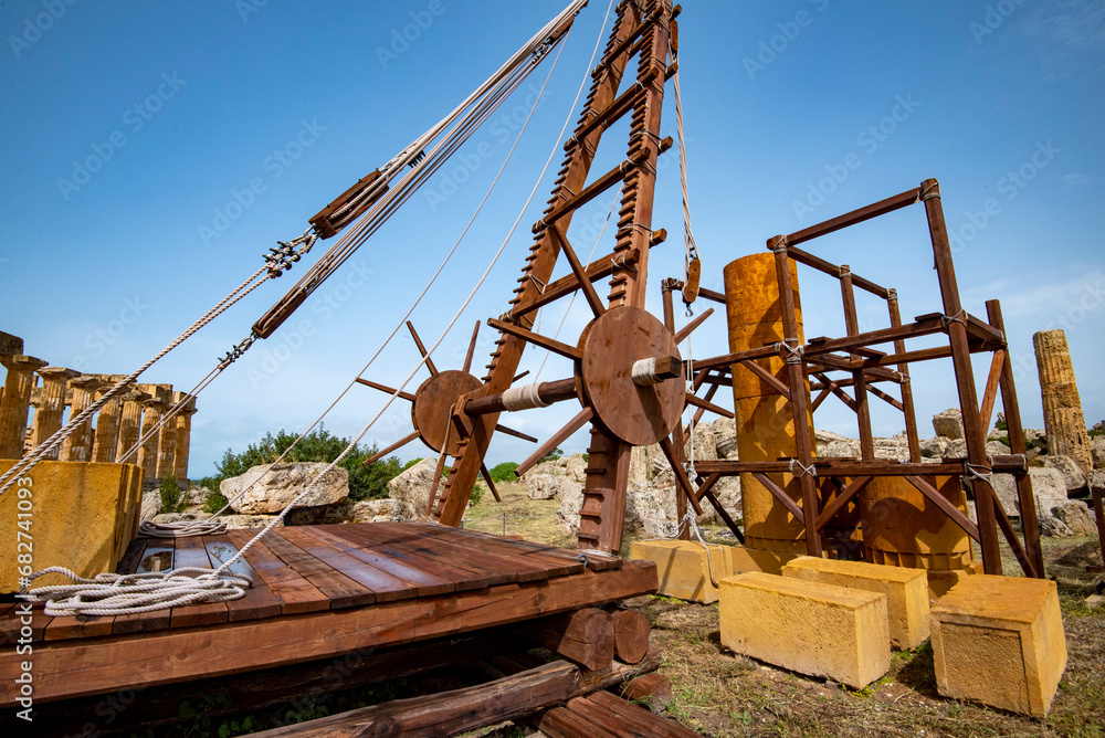 Fototapeta premium Pulley Mechanism at Selinunte Archaeological Park - Sicily - Italy