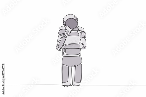 Single one line drawing of astronaut standing with keeping hand on cheek. Spaceman suffering from toothache. Future technology. Cosmic galaxy space. Continuous line graphic design vector illustration