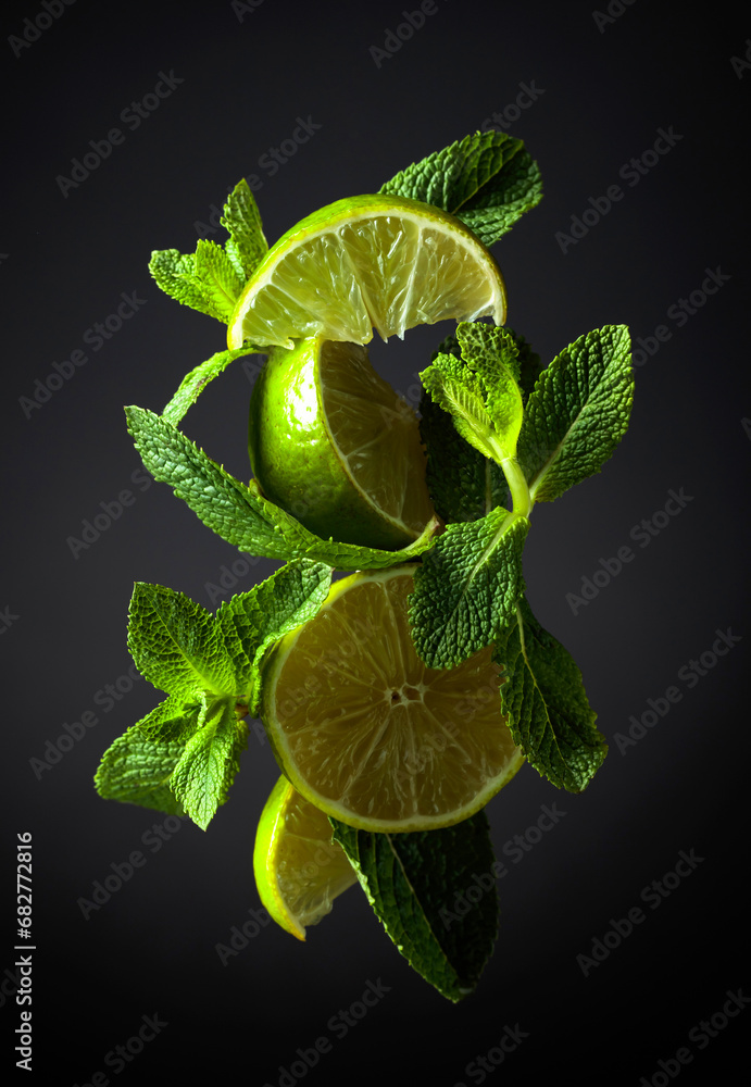Fototapeta premium Lime slices and mint.