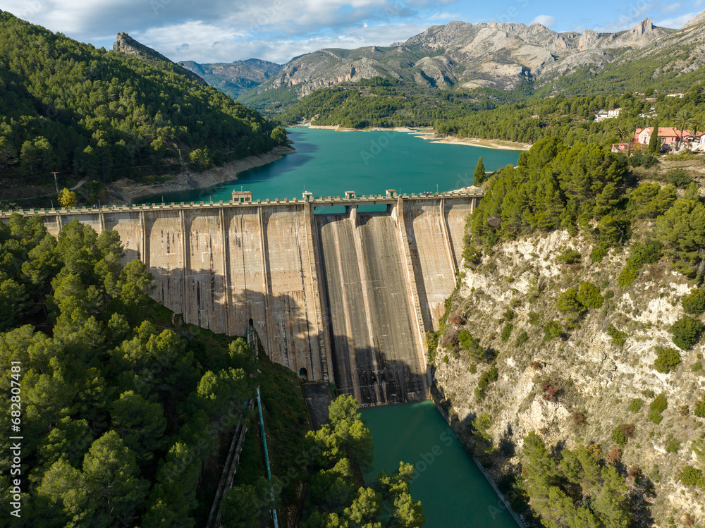 Presa el Embalse de Guadalest en Alicante Presa el Embalse de Guadalest en Alicante