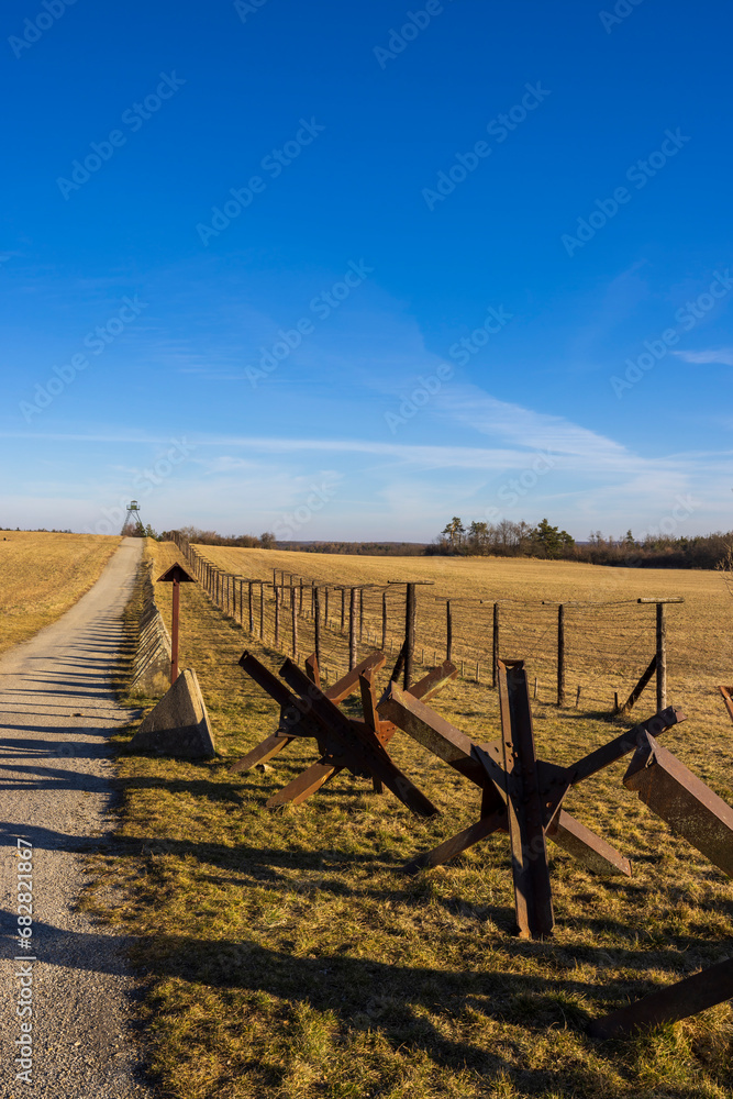 Φωτογραφία the memorial of the iron curtain in Cizov, Southern Moravia, Czech Republic