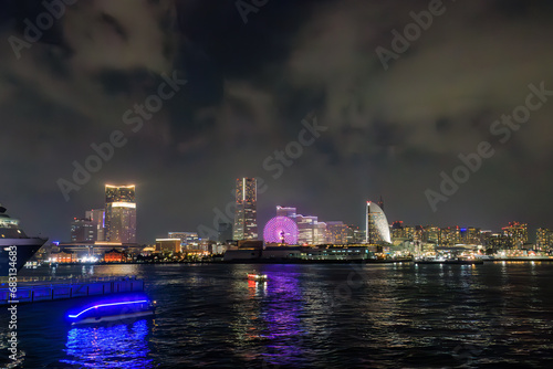                                                                                                                                                   2023   11   1      5                              Beautiful night view of Yokohama Minato Mirai from Tokyo Bay.  On board the ship Sarubia Maru on Tokai Kisen s Tokyo Bay to I