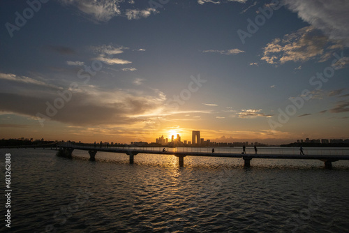 Sunset of Jinji Lake in Suzhou © 志丹 邓