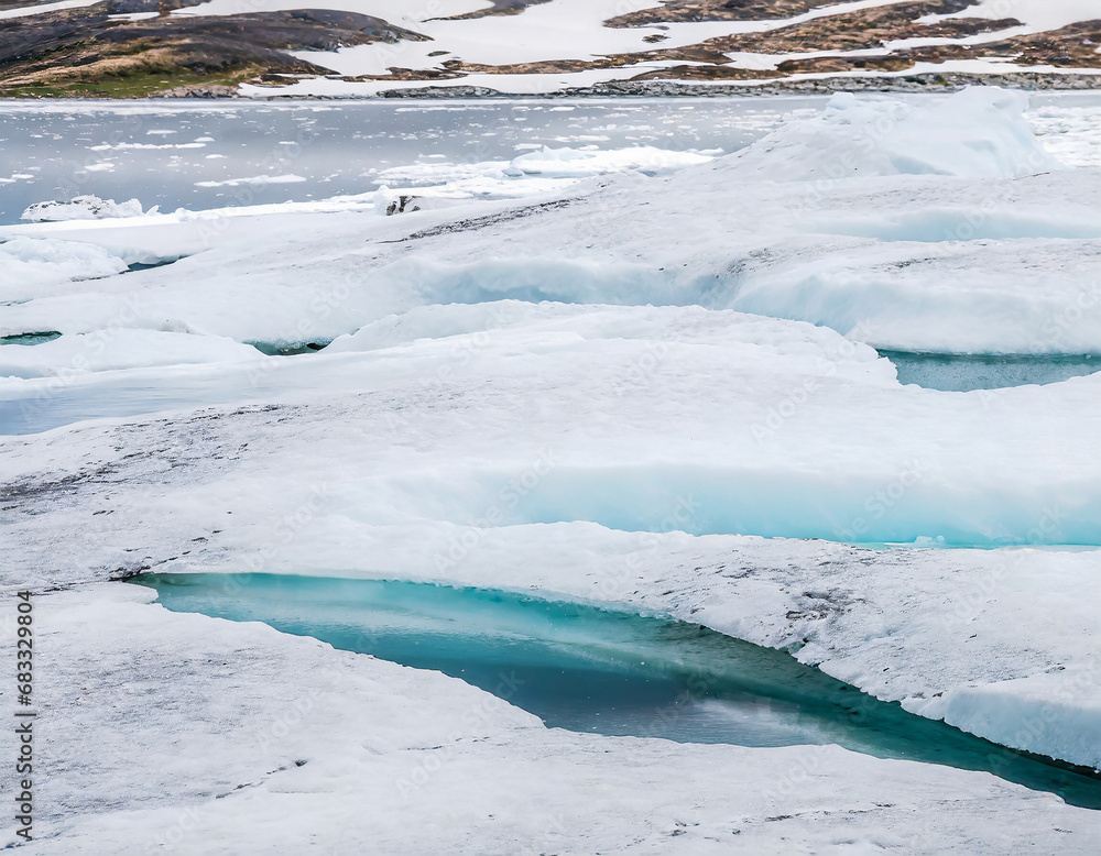 Icebergs in Jokulsarlon glacier lagoon, Iceland Icebergs in Jokulsarlon glacier lagoon, Iceland
