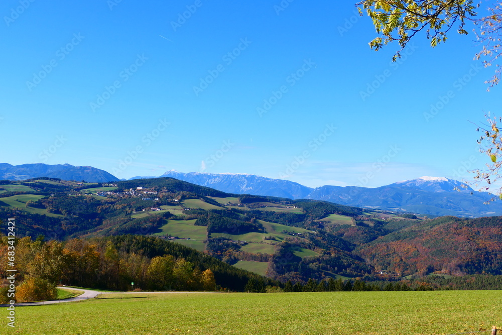 Wandern im Herbst, bucklige Welt, Niederösterreich Wandern im Herbst, bucklige Welt, Niederösterreich