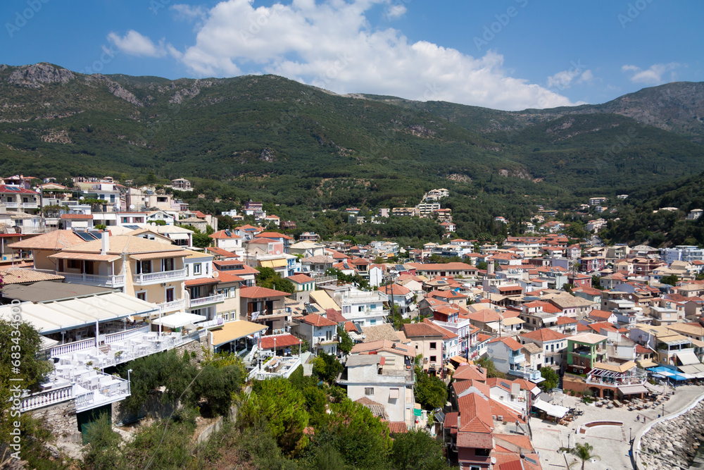 Fototapeta premium Coastline during sunny day of Parga, Greece