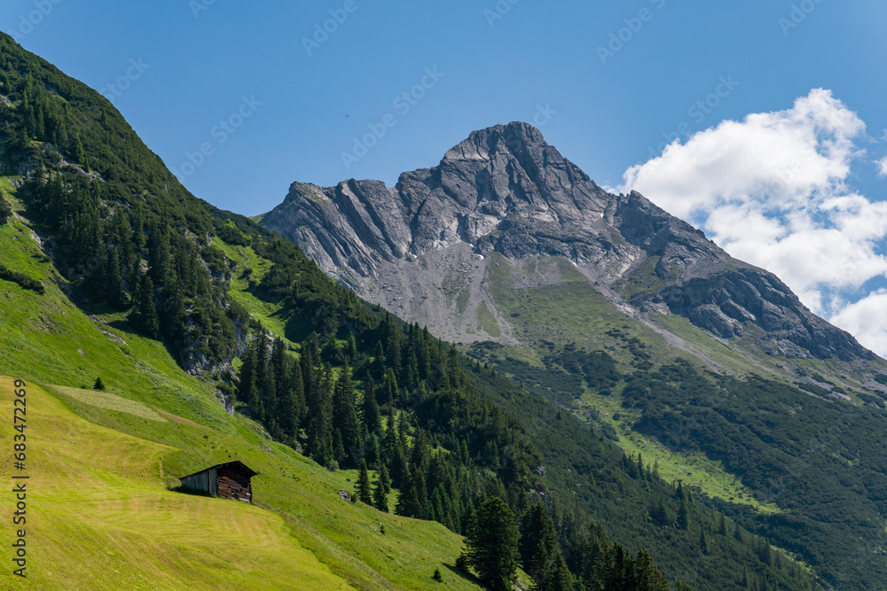 Challenging mountain tour to the Biberkopf summit in the Allgäu Alps Challenging mountain tour to the Biberkopf summit in the Allgäu Alps