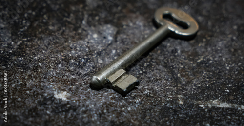 old rusty key © Aang