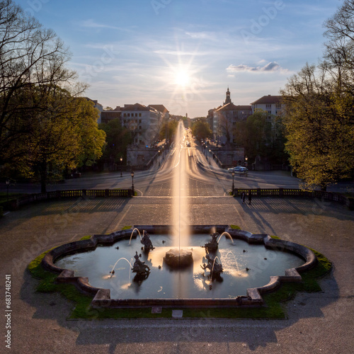 Brunnen am Friedensengel in München im Gegenlicht photo