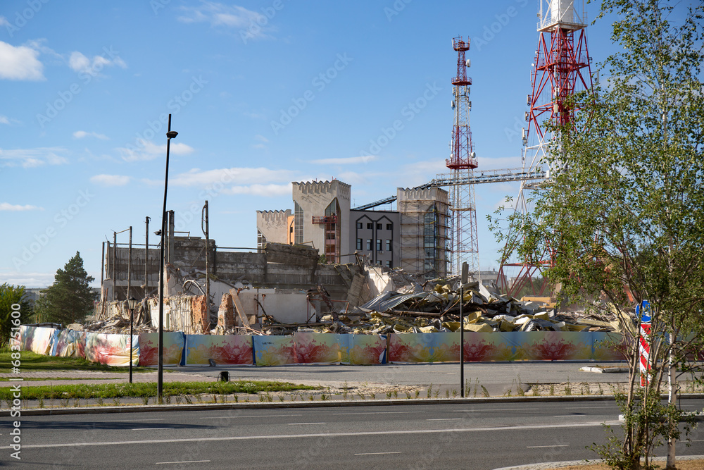 Demolition of the cultural and sports complex in the city of Noyabrsk in 2023