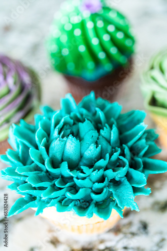 Decorating Cupcakes with Cactus-Shaped Buttercream Frosting