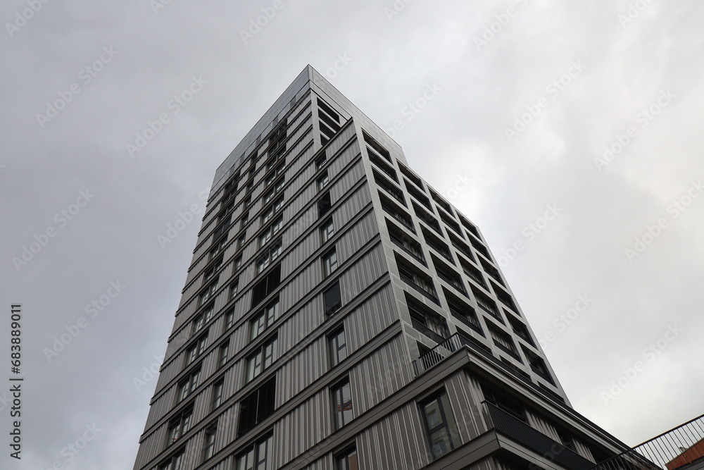 La tour Elithis, bâtiment à énergie positive, vue de l'extérieur, ville de Saint Etienne, département de la Loire, France La tour Elithis, bâtiment à énergie positive, vue de l'extérieur, ville de Saint Etienne, département de la Loire, France
