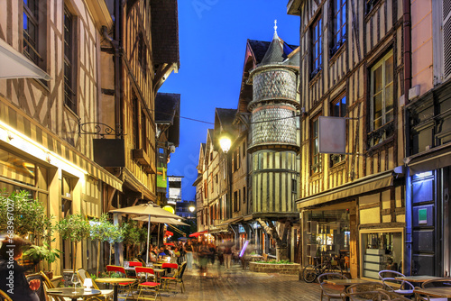 Fototapeta Naklejka Na Ścianę i Meble -  Street in Troyes, France