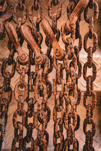 Group of oxidized iron chains