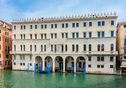 Fondaco dei Tedeschi palace on Grand canal, Venice, Italy © Mistervlad