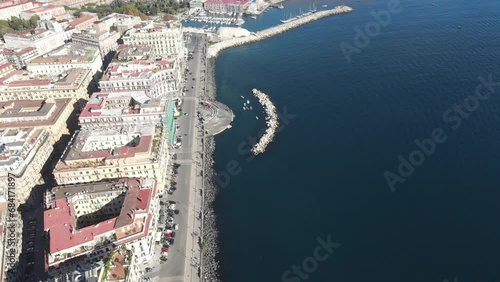 Naples seafront is a route of approximately 3 km that runs along the sea.Capable of fascinating tourists but also the inhabitants themselves who flock to the splendid atmosphere throughout the year