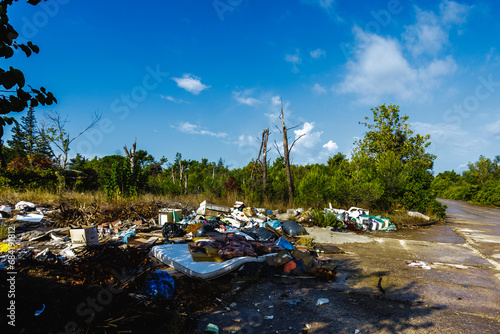 Wilde Müllkippe, Zaton, Kroatien photo