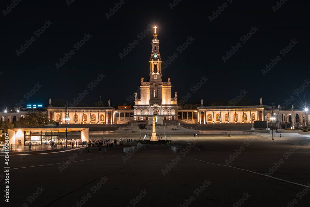 Fototapeta premium Fatima sanctuary at night