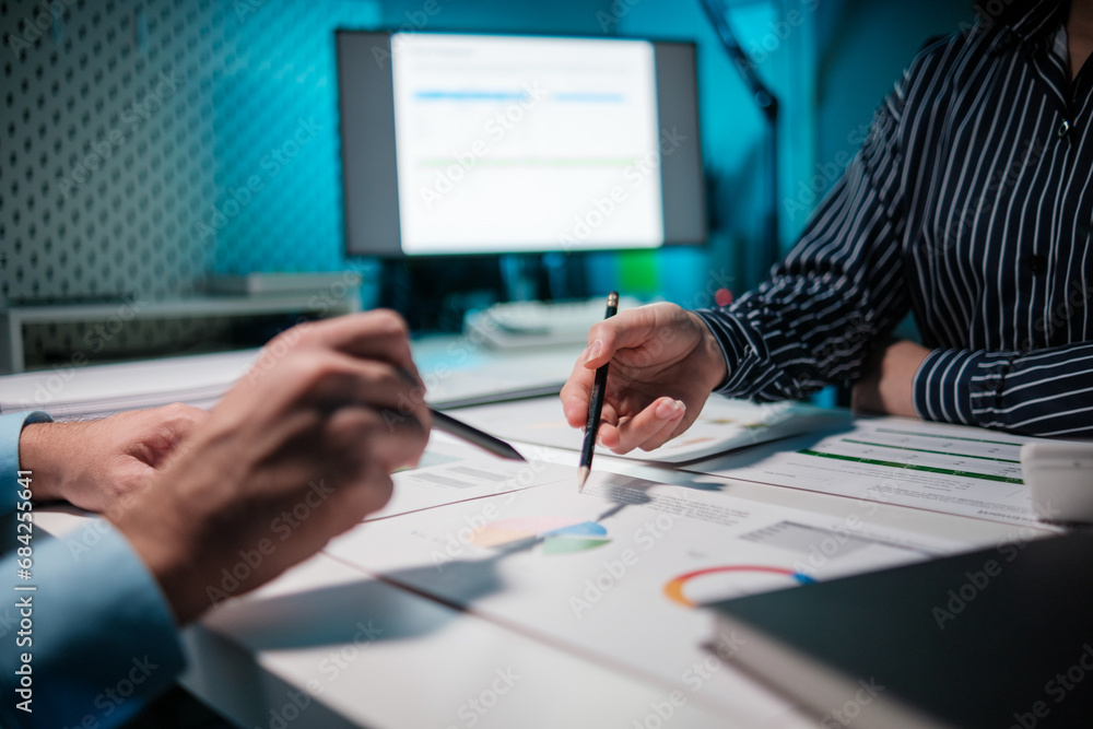 Discuss startup business with the team at the office, Work together as a team, Explaining the report at the meeting, Discuss startup business with the team at the office, Work together as a team, Explaining the report at the meeting,