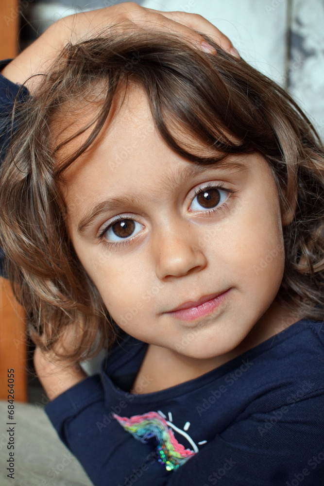 little girl looking to the camera, little girl looking to the camera,