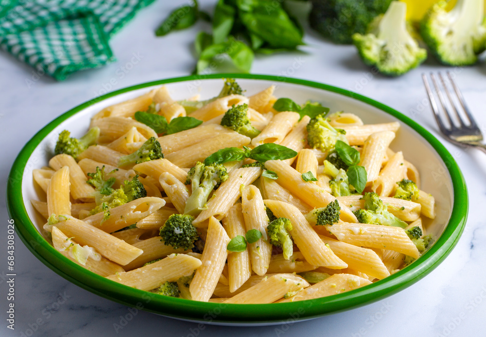 Creamy penne pasta with homemade broccoli and cheese. Turkish name; brokolili makarna