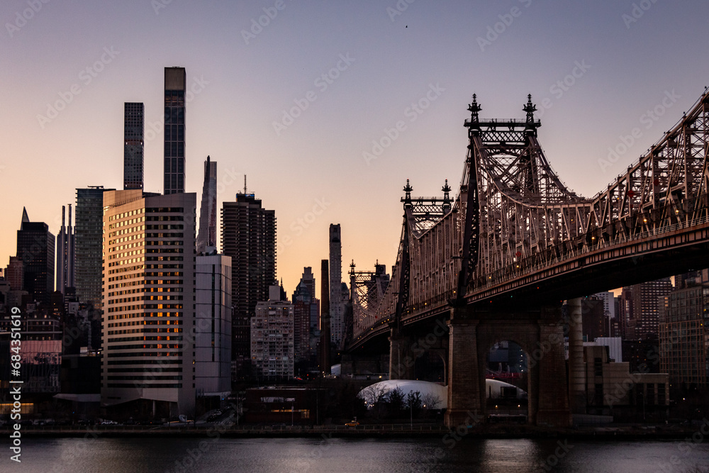 Fototapeta premium city bridge at night dusk skyline