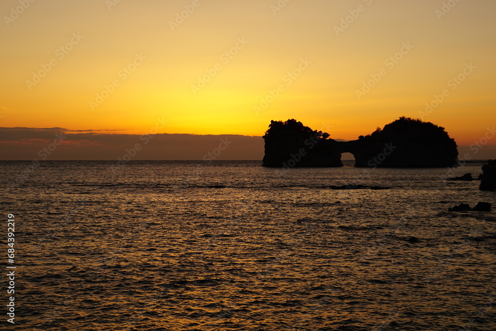 円月島夕景