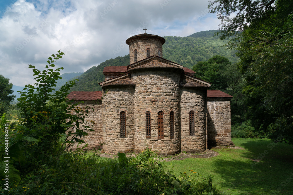 Φωτογραφία The Northern Zelenchuk Temple is an ancient Christian temple on the territory of