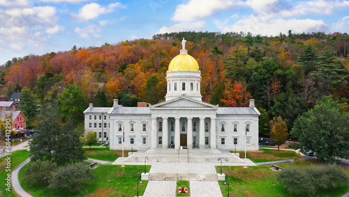 Obraz na płótnie Aerial view of Vermont State House, in Montpelier, VT with fall foliage colors