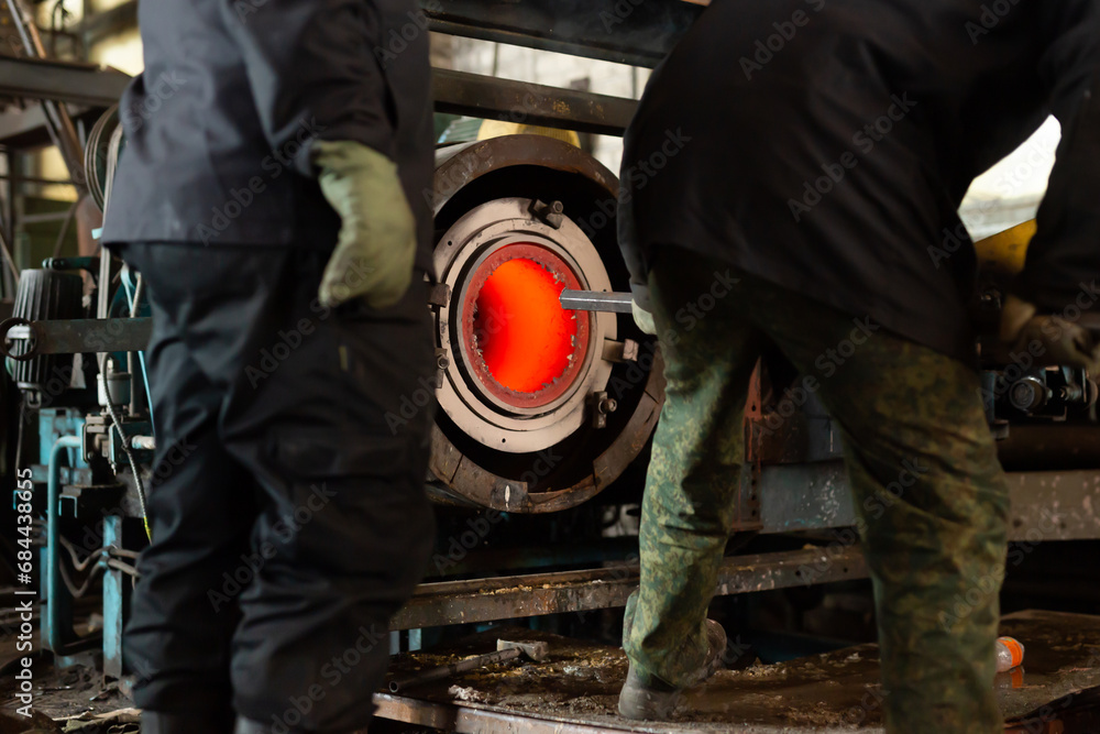 Foundry - casting non-ferrous metals in centrifugal metallurgical furnace Foundry - casting non-ferrous metals in centrifugal metallurgical furnace