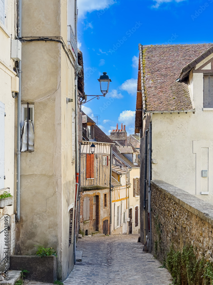 Cultural Heritage Explored: Journeying through Joigny’s Timeless Street Scenes