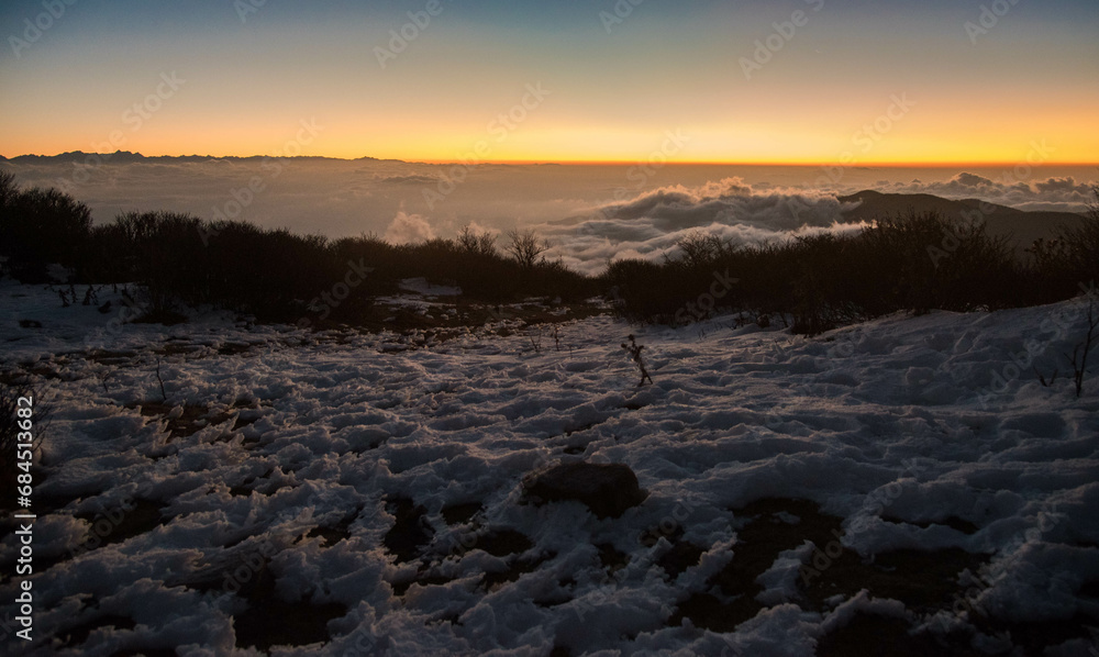 Fototapeta premium sunrise in the mountains